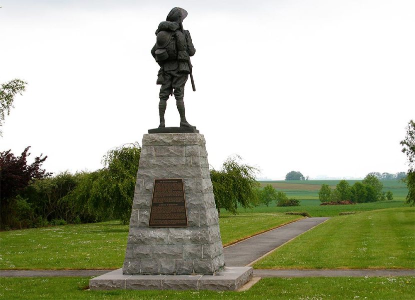 Statue of the Bullecourt digger